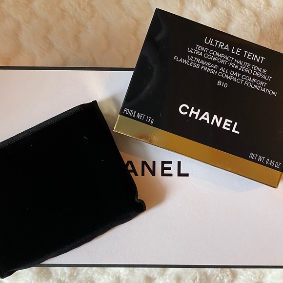 CHANEL Other - CHANEL Ultra Le Teint Compact in B10